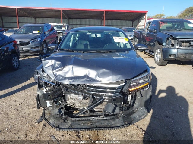 1VWAA7A32JC013655 Volkswagen Passat 2.0t S/r-line