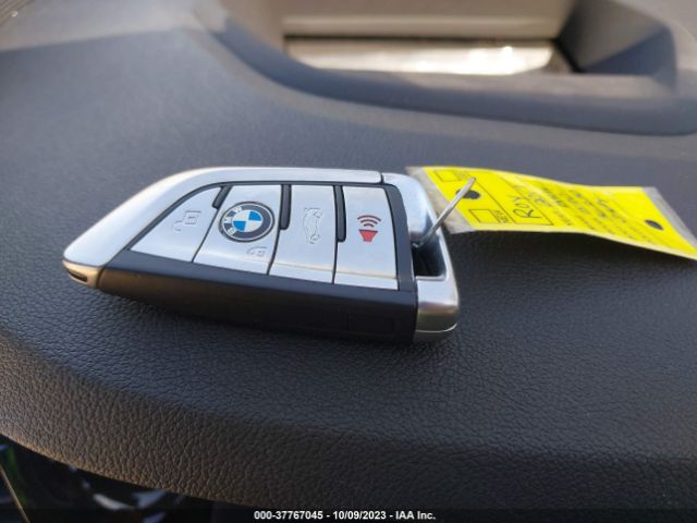WBAJE5C31HG916808 BMW 5 Series 540i