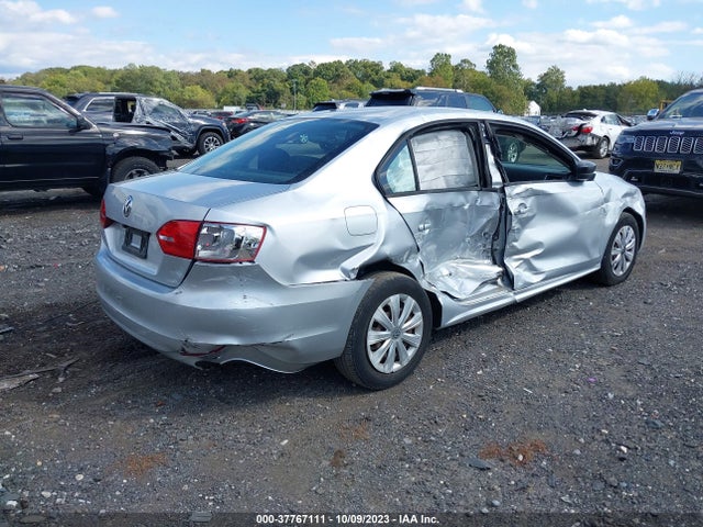 3VW2K7AJ2EM317783 Volkswagen Jetta Sedan S