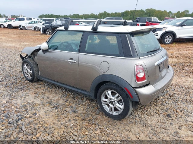 2012 MINI COOPER WMWSU3C51CT257349 Photo 2