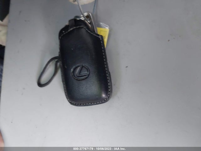 Lexus IS 200T 2016 JTHBA1D20G5028383 Image 11