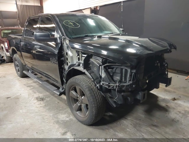 RAM 1500 Express 2018 3C6RR7KT9JG235434 головне зображення