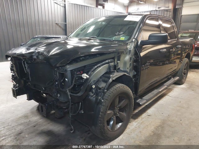 RAM 1500 Express 2018 3C6RR7KT9JG235434 Image 2