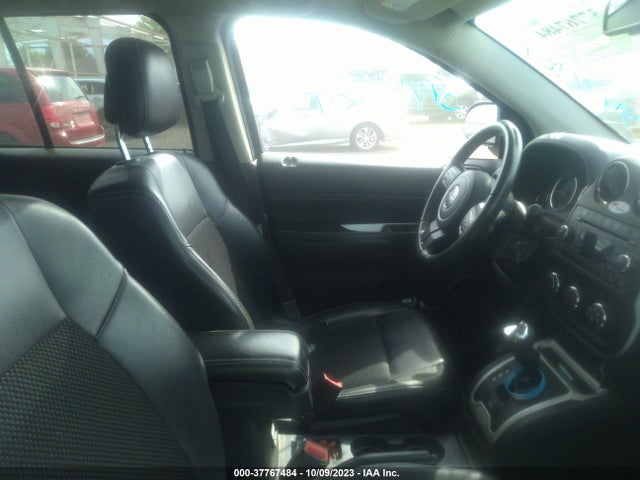 1C4NJDEB3ED694123 Jeep Compass Latitude