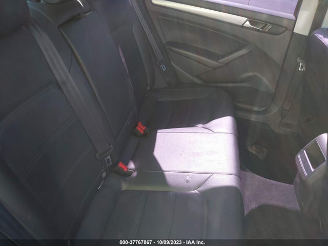 1VWAT7A31EC040765 Volkswagen Passat Wolfsburg Ed