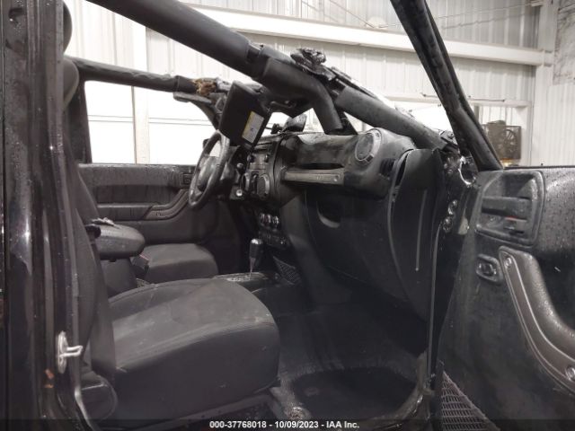 1C4BJWDGXHL746840 Jeep Wrangler Unlimited Sport