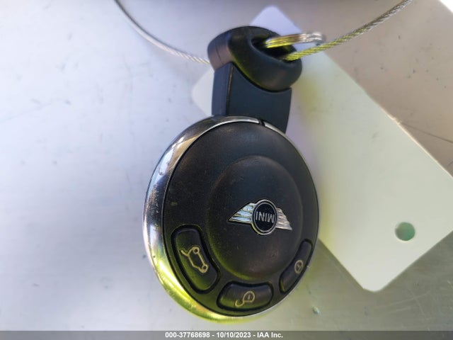 2011 MINI COOPER WMWSU3C51BTX97346 Photo 10