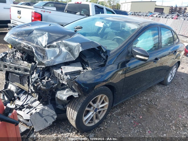 Ford FOCUS SE 2015 1FADP3F24FL356326 Image 2