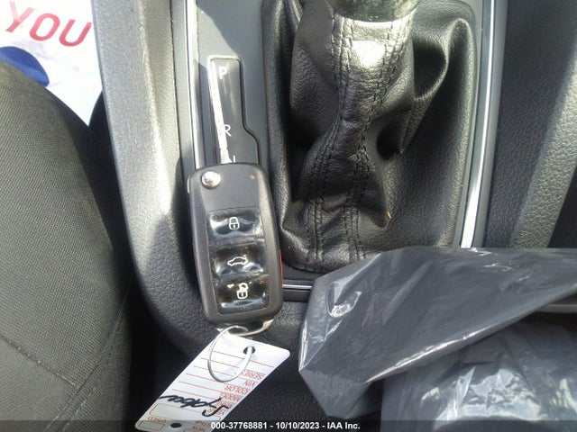 3VWD17AJ7FM257996 Volkswagen Jetta 1.8t Se
