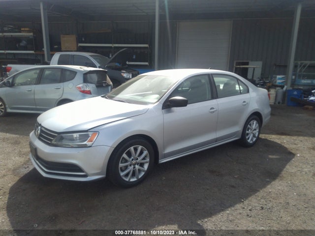 3VWD17AJ7FM257996 Volkswagen Jetta 1.8t Se