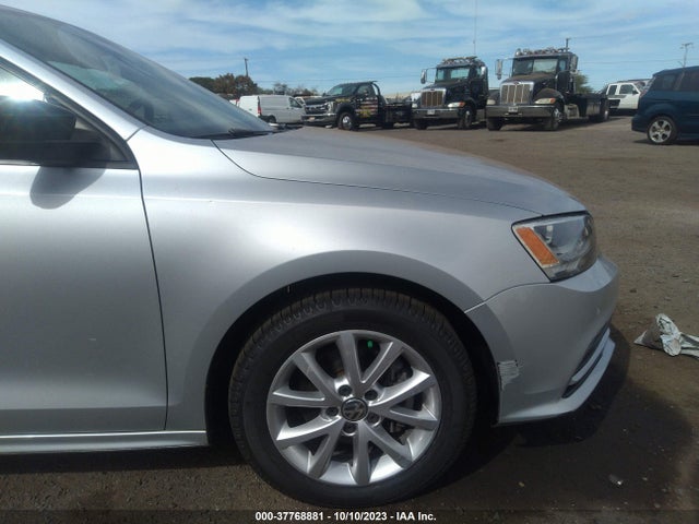 3VWD17AJ7FM257996 Volkswagen Jetta 1.8t Se