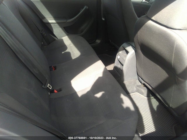 3VWD17AJ7FM257996 Volkswagen Jetta 1.8t Se