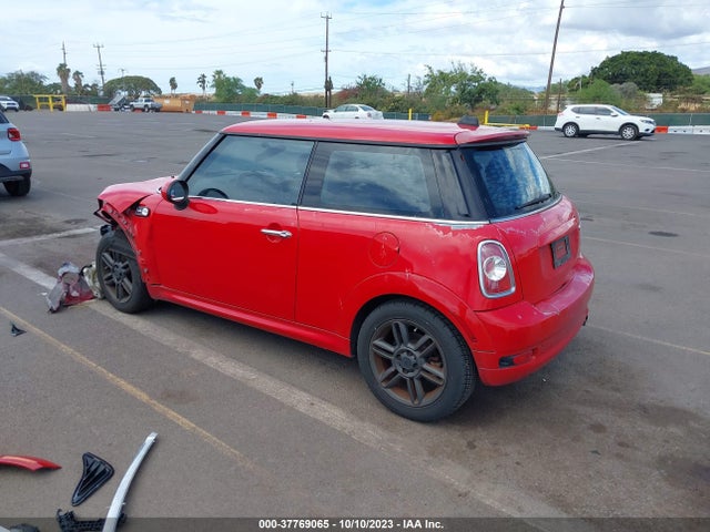 2011 MINI COOPER HARDTOP WMWSU3C51BT181890 Photo 2