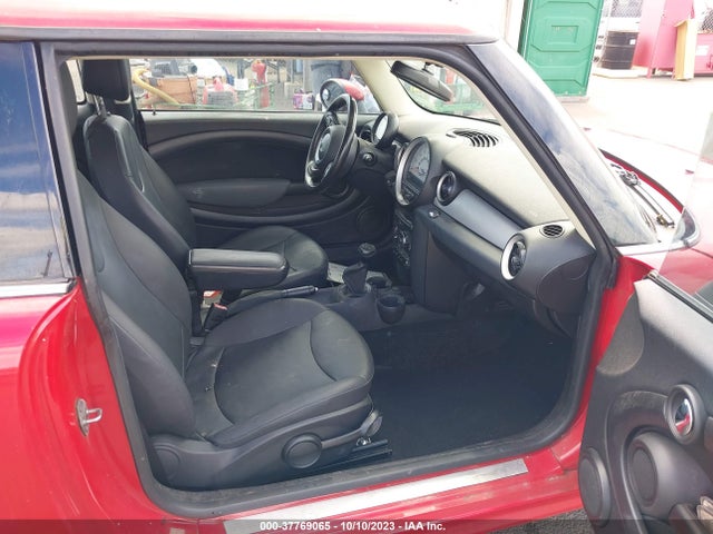 2011 MINI COOPER HARDTOP WMWSU3C51BT181890 Photo 4