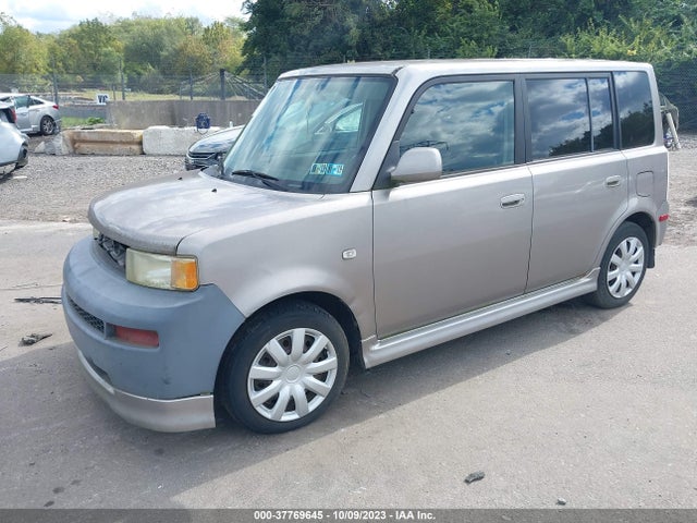 2004 SCION XB VIN: JTLKT324X40153576