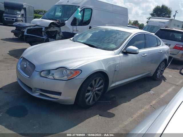 2010 JAGUAR XF SAJWA0GB4ALR52208 Photo 1