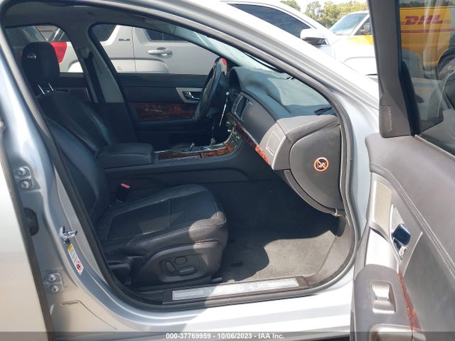 2010 JAGUAR XF SAJWA0GB4ALR52208 Photo 4
