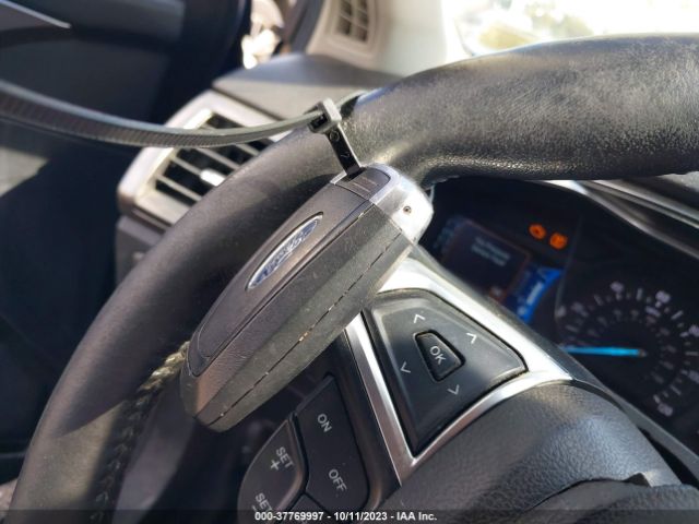 3FA6P0PU3HR128071 Ford Fusion Energi Se