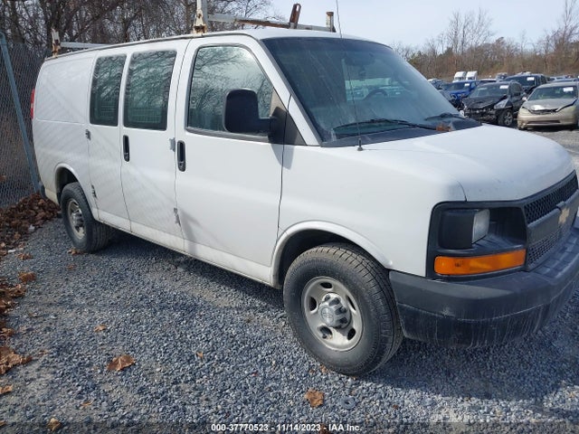 Chevrolet EXPRESS CARGO VAN 2016 1GCWGAFF8G1241445 Image 1