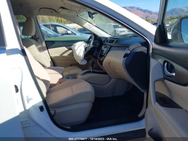 KNMAT2MV4GP636175 Nissan ROGUE SV