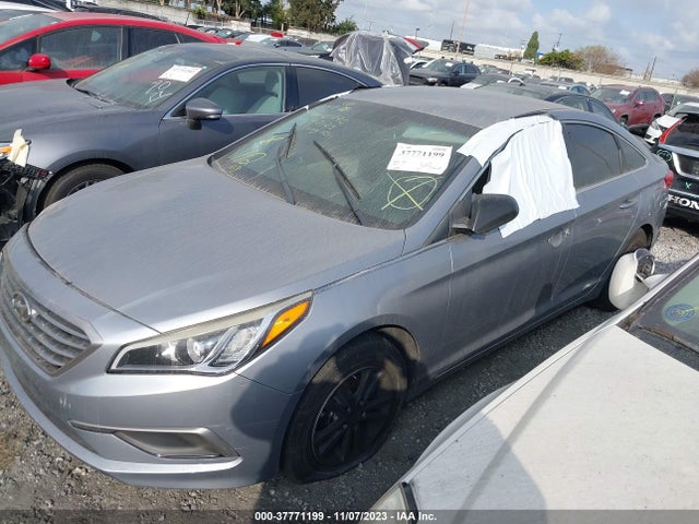 Hyundai SONATA SE 2017 5NPE24AFXHH450490 Image 2