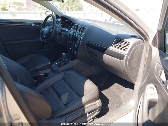 3VWL17AJ2GM232758 Volkswagen Jetta 1.8t Sel