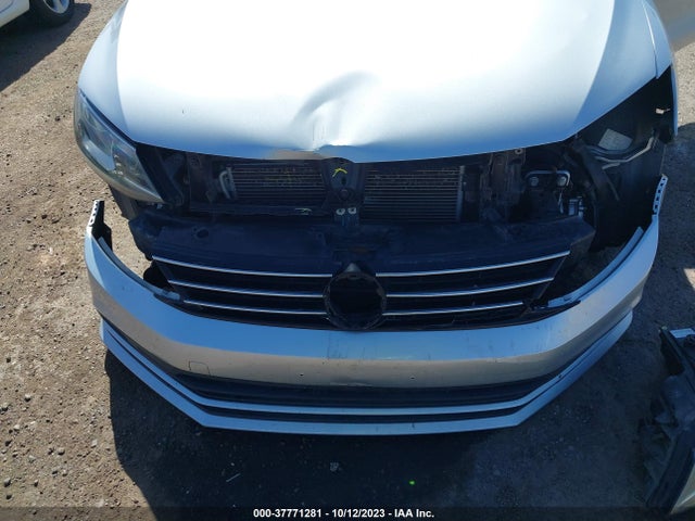 3VWL17AJ2GM232758 Volkswagen Jetta 1.8t Sel