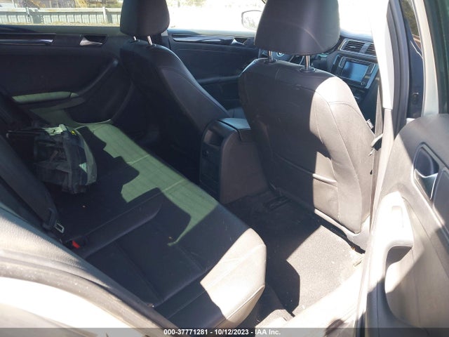 3VWL17AJ2GM232758 Volkswagen Jetta 1.8t Sel