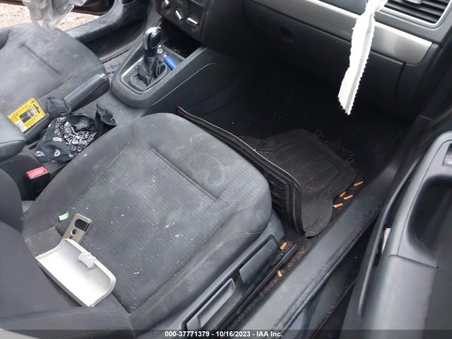 3VWD17AJ5FM264137 Volkswagen Jetta Sedan 1.8t Se