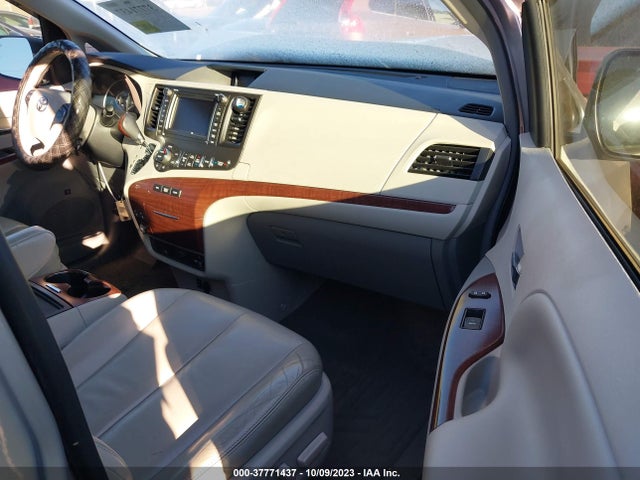 2013 TOYOTA SIENNA XLE AAS/XLE/LTD VIN: 5TDYK3DC8DS333701