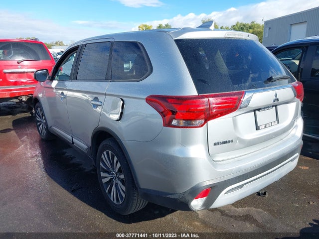 JA4AD3A32KZ042651 Mitsubishi Outlander Se