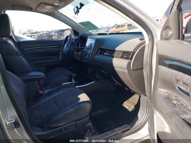 JA4AD3A32KZ042651 Mitsubishi Outlander Se