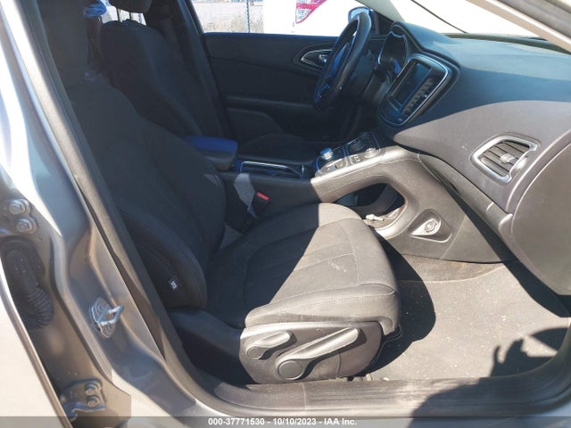 Chrysler 200 Limited 2016 1C3CCCAB5GN123400 Image 5