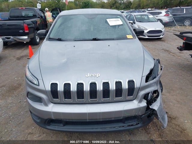 1C4PJMAB6GW200052 Jeep Cherokee Sport