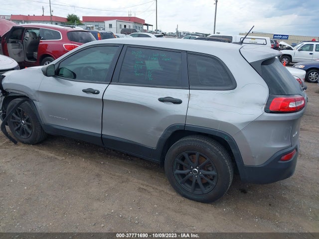 1C4PJMAB6GW200052 Jeep Cherokee Sport