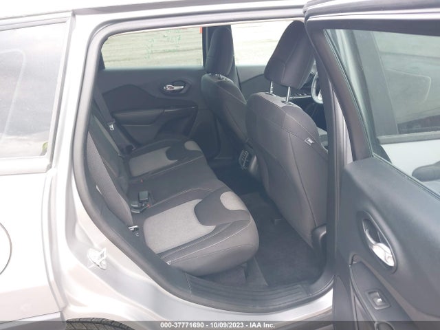 1C4PJMAB6GW200052 Jeep Cherokee Sport