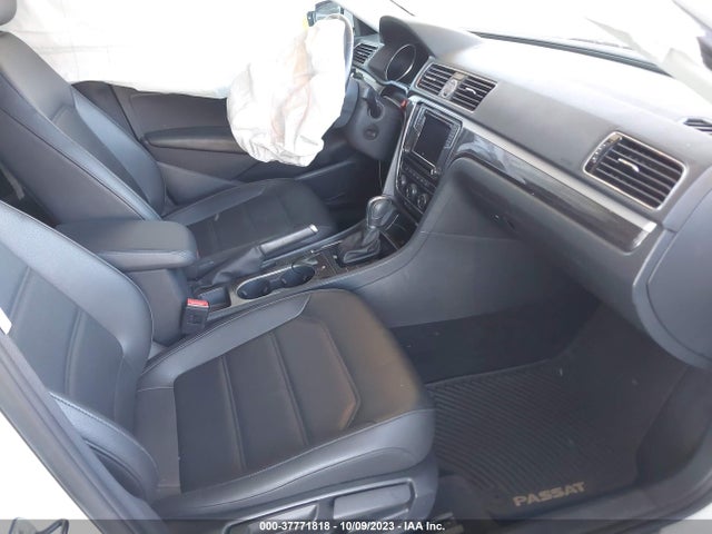 1VWGT7A3XHC030945 Volkswagen Passat 1.8t Se W/technology