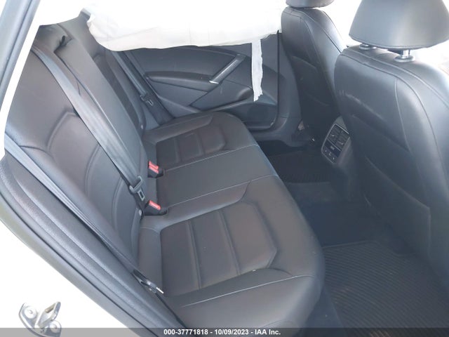 1VWGT7A3XHC030945 Volkswagen Passat 1.8t Se W/technology