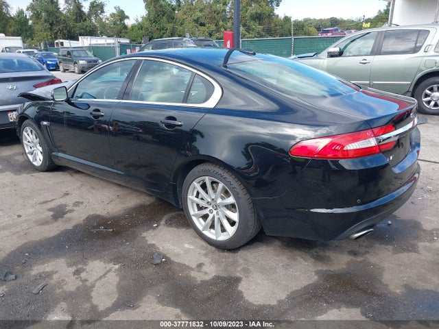 2012 JAGUAR XF SAJWA0FB8CLS54575 Photo 2