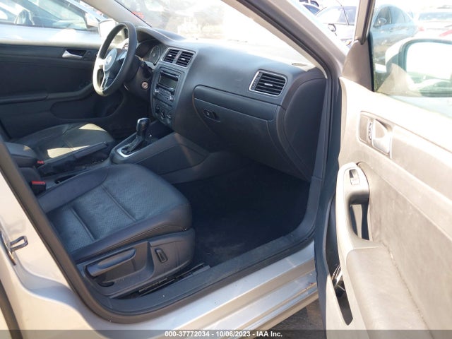3VWD17AJ3EM396750 Volkswagen Jetta Sedan Se
