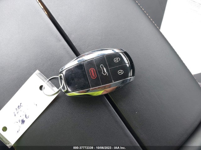 2018 Bentley Bentayga, VIN: SJAAC2ZV8JC019029