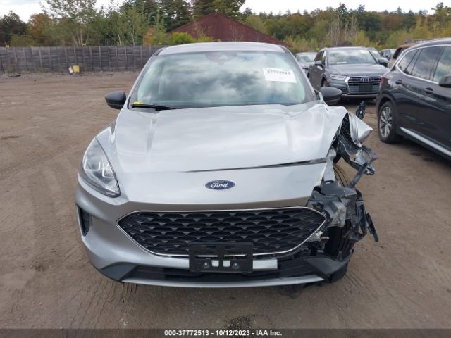1FMCU0EZ7NUA18855 Ford Escape Se Plug-in Hybrid