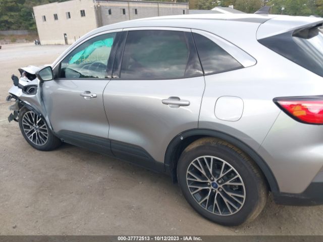 1FMCU0EZ7NUA18855 Ford Escape Se Plug-in Hybrid