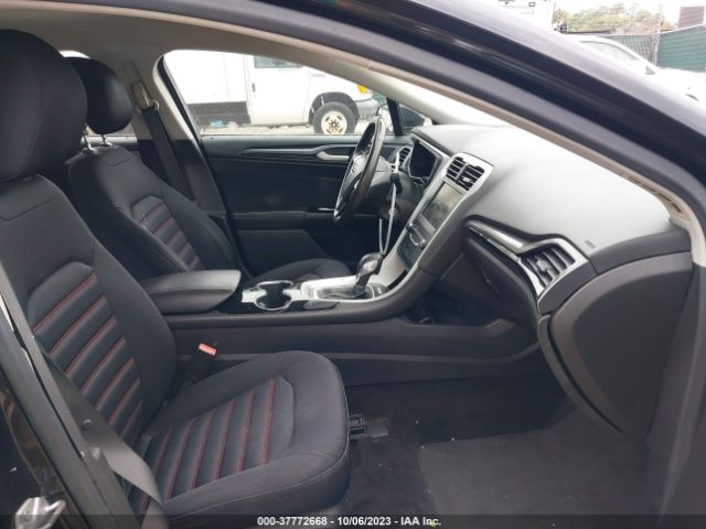 1FA6P0HD3E5372073 Ford FUSION SE