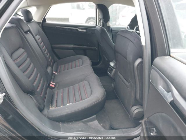 1FA6P0HD3E5372073 Ford FUSION SE