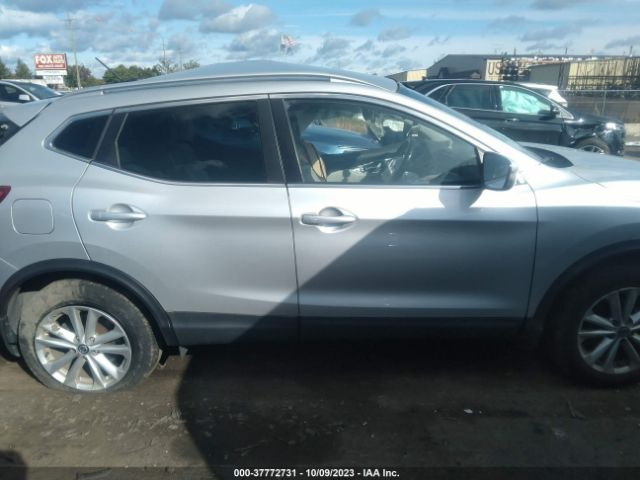 JN1BJ1CR6KW328788 Nissan Rogue Sport Sv
