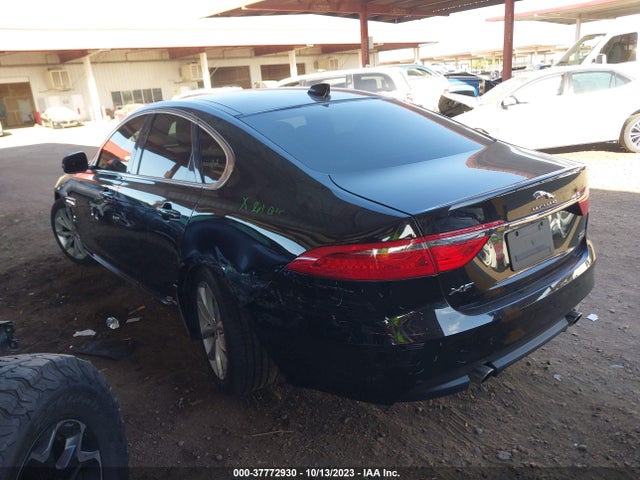 2019 JAGUAR XF SAJBJ4FX4KCY79507 Photo 2