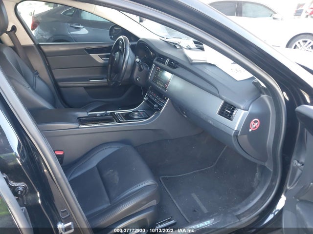 2019 JAGUAR XF SAJBJ4FX4KCY79507 Photo 4