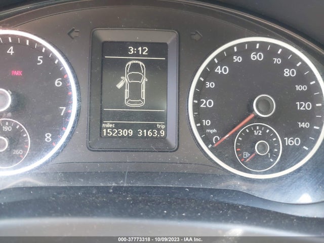 2012 VOLKSWAGEN TIGUAN SE W/SUNROOF & NAV VIN: WVGAV7AX8CW532880