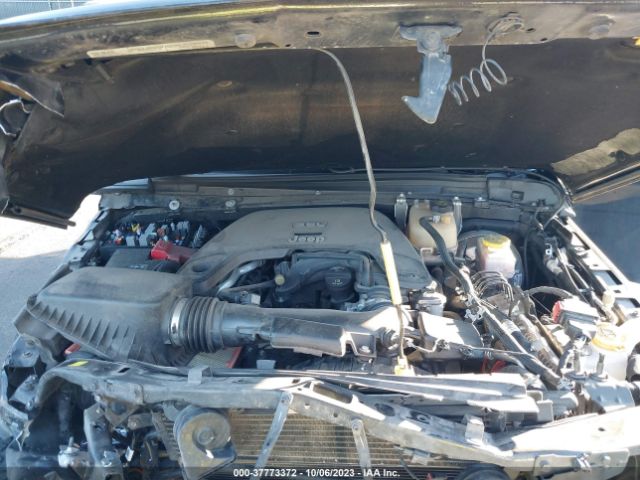 1C4HJXDG5JW133450 Jeep Wrangler Unlimited Sport S